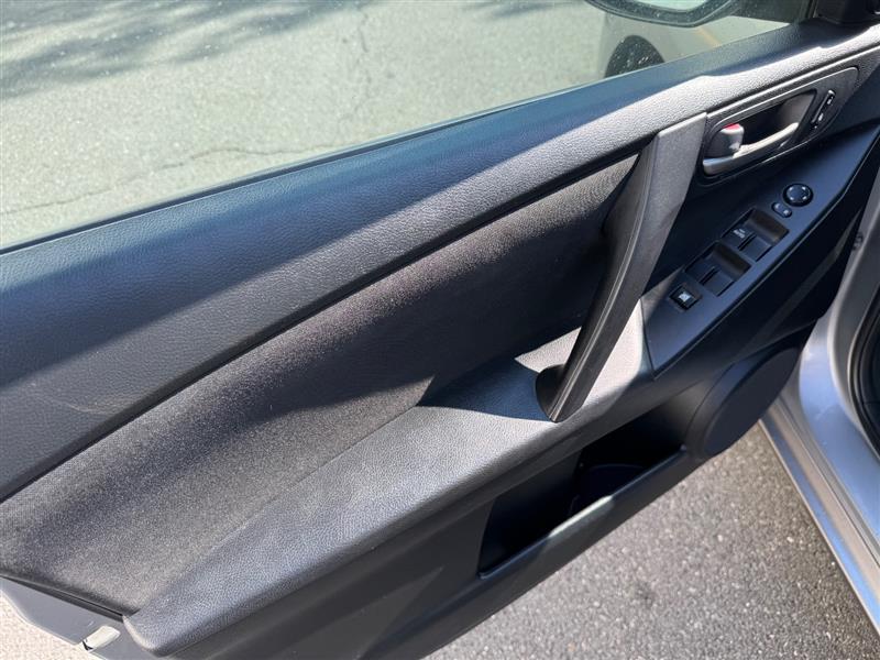 Vehicle photo 18
