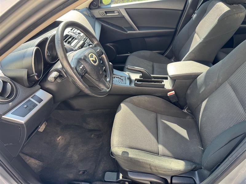 Vehicle photo 19