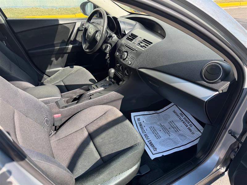 Vehicle photo 23