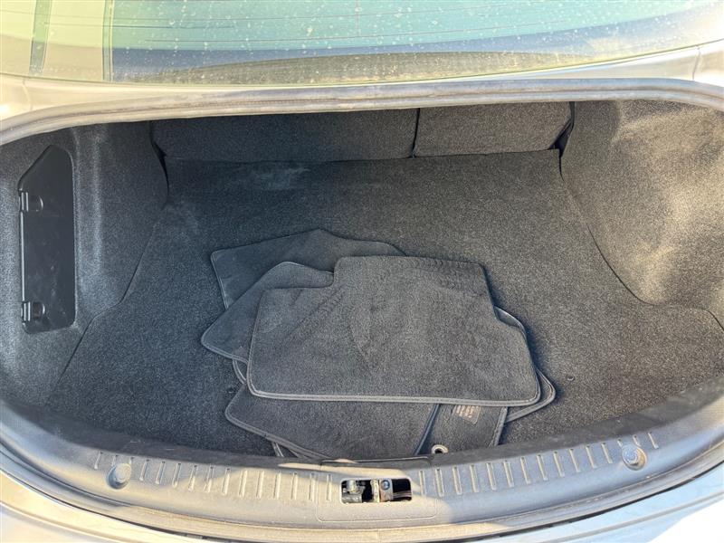 Vehicle photo 28