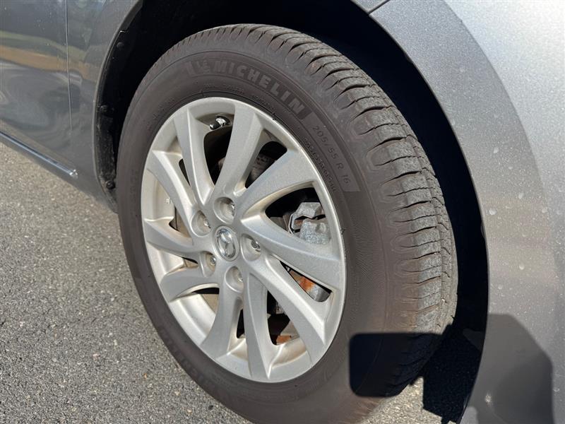 Vehicle photo 30