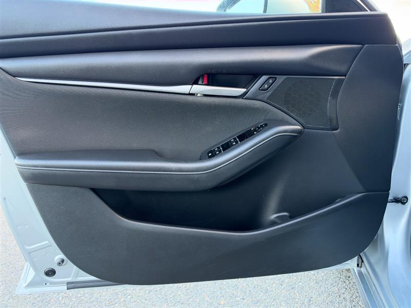 Vehicle photo 20