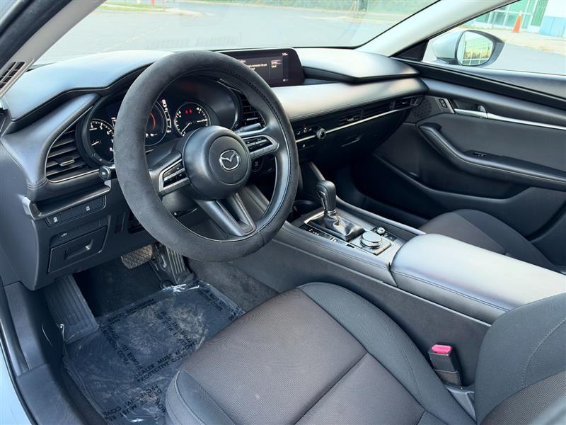 Vehicle photo 23