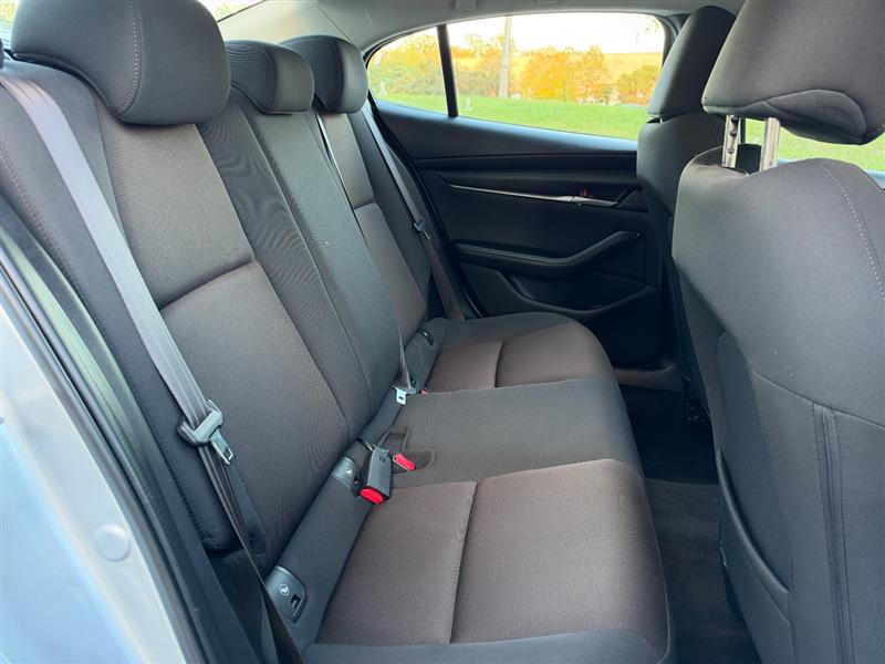 Vehicle photo 27