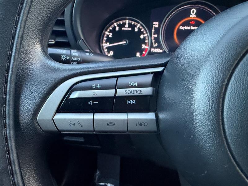 Vehicle photo 33