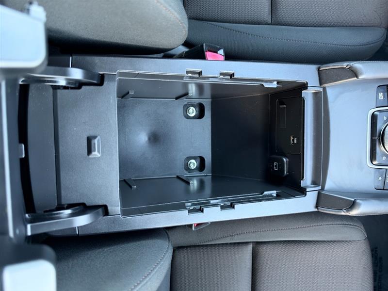 Vehicle photo 37