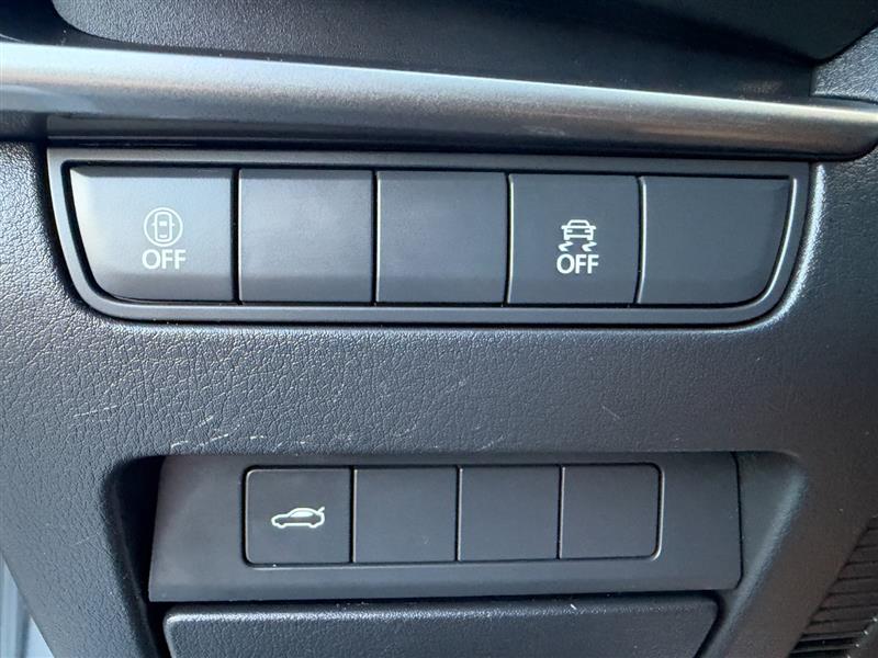 Vehicle photo 41