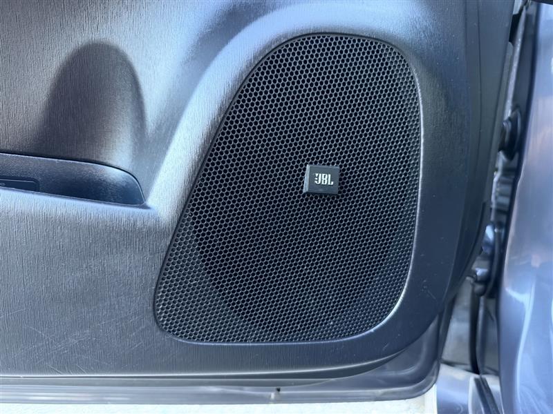 Vehicle photo 20