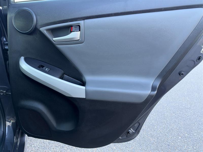 Vehicle photo 26