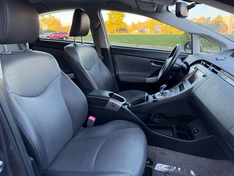 Vehicle photo 29