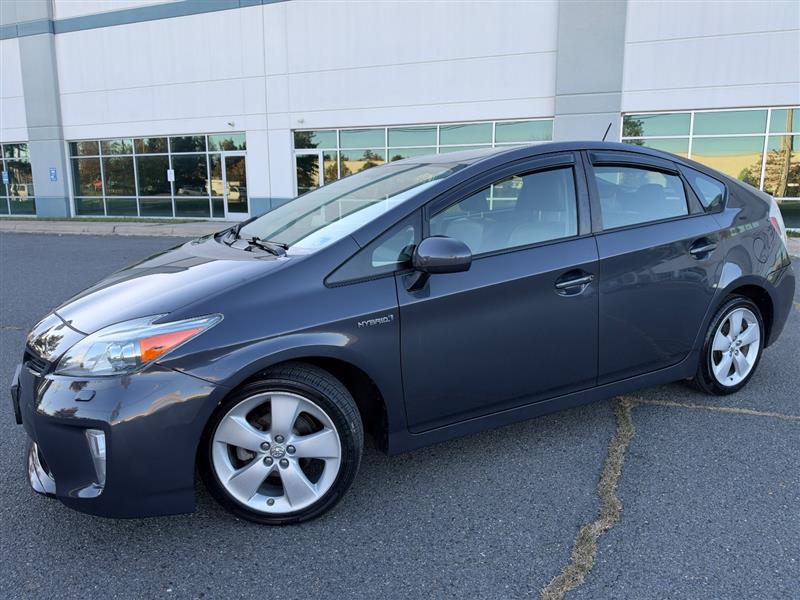 Vehicle photo 3