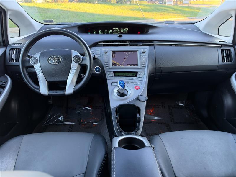 Vehicle photo 30