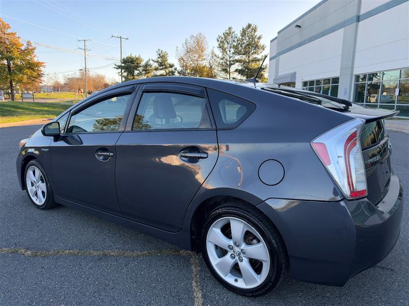 Vehicle photo 6