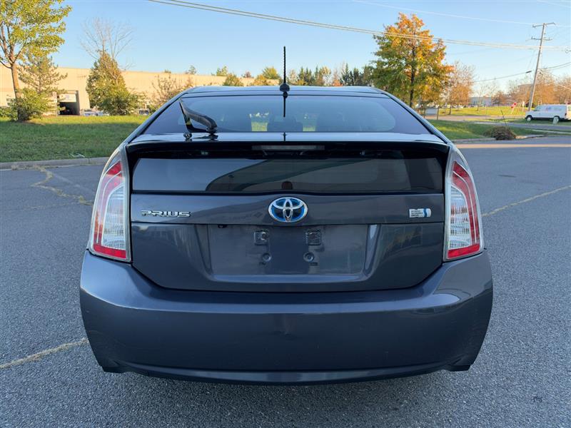 Vehicle photo 8