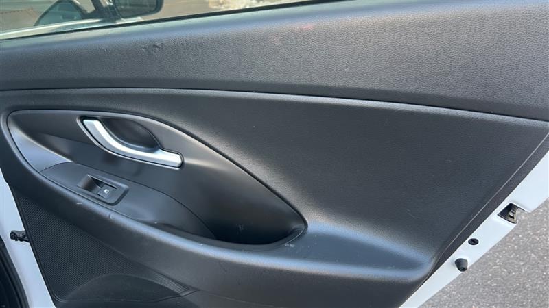 2018 Hyundai Elantra GT GT - Photo 32