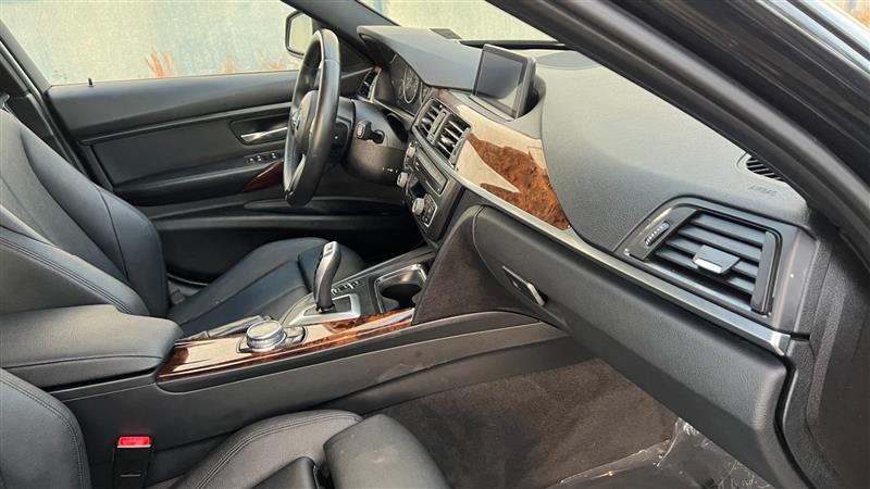 2014 BMW 3 Series 328i - Photo 35
