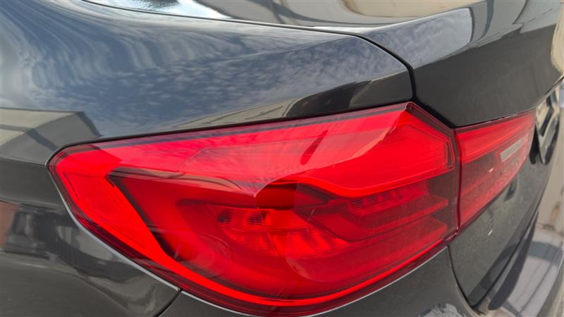 2018 BMW 5 Series 530e - Photo 13