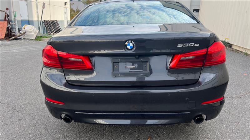 2018 BMW 5 Series 530e - Photo 14