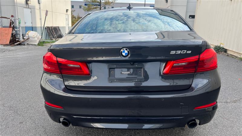 2018 BMW 5 Series 530e - Photo 15