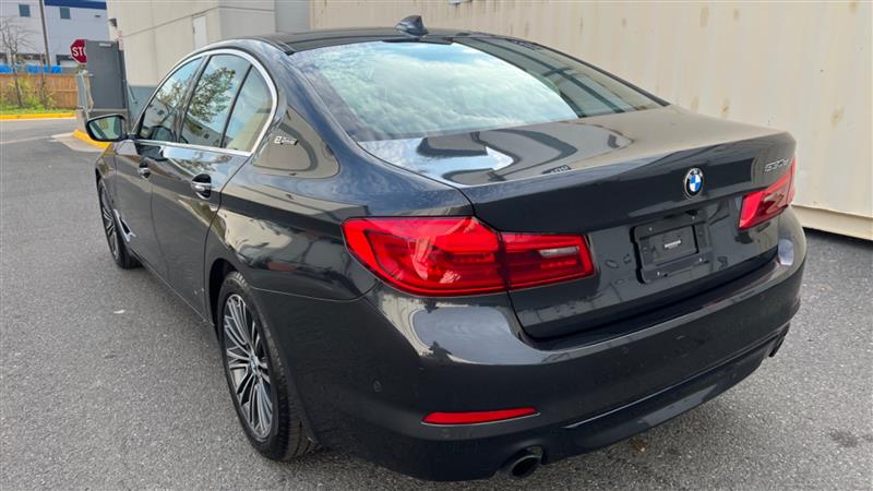 2018 BMW 5 Series 530e - Photo 16