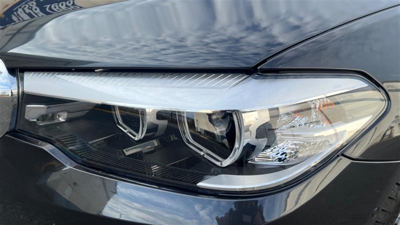 2018 BMW 5 Series 530e - Photo 26