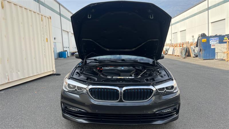 2018 BMW 5 Series 530e - Photo 28