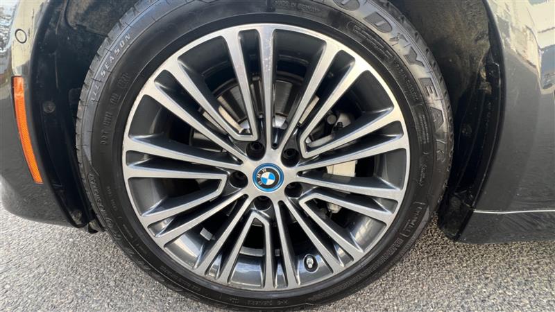 2018 BMW 5 Series 530e - Photo 30