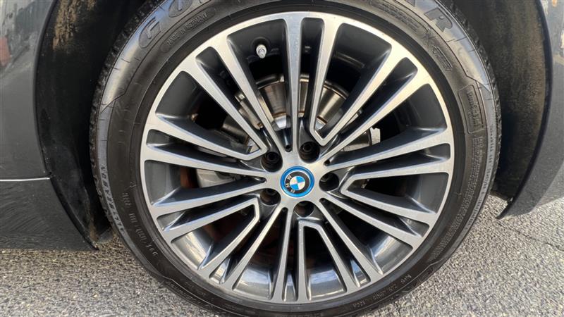 2018 BMW 5 Series 530e - Photo 31