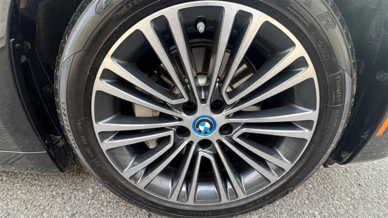 2018 BMW 5 Series 530e - Photo 33