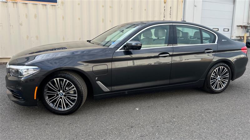 2018 BMW 5 Series 530e - Photo 4