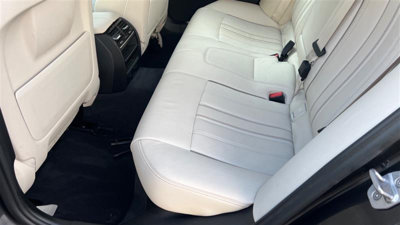 2018 BMW 5 Series 530e - Photo 46