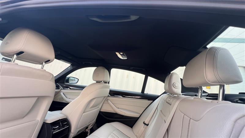 2018 BMW 5 Series 530e - Photo 48
