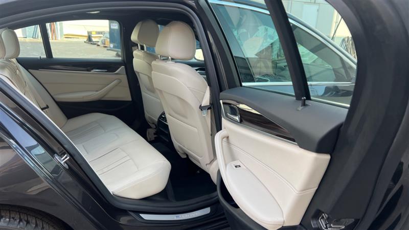 2018 BMW 5 Series 530e - Photo 52