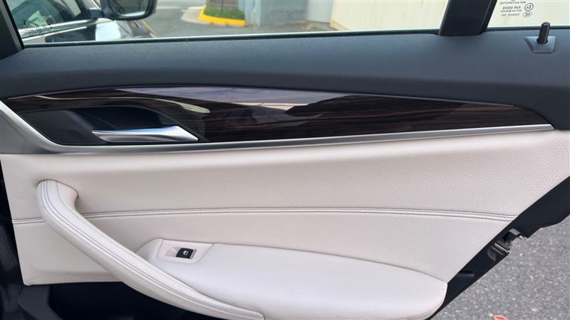 2018 BMW 5 Series 530e - Photo 53