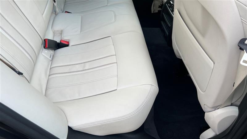 2018 BMW 5 Series 530e - Photo 55