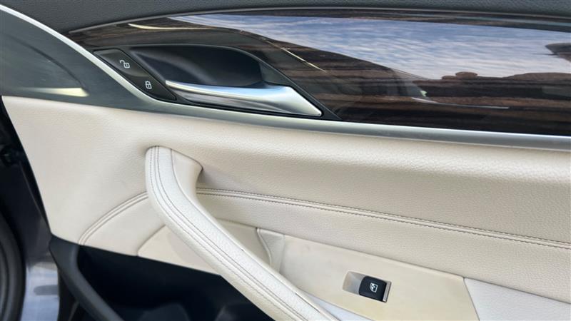 2018 BMW 5 Series 530e - Photo 61
