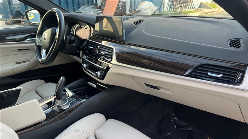 2018 BMW 5 Series 530e - Photo 63