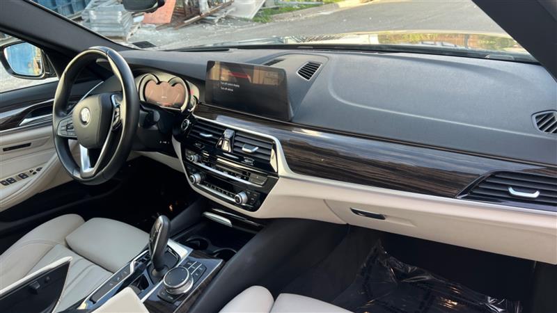 2018 BMW 5 Series 530e - Photo 64
