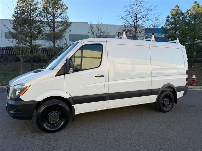 2017 Mercedes-Benz Sprinter WORKER Cargo Van Base - Photo 3
