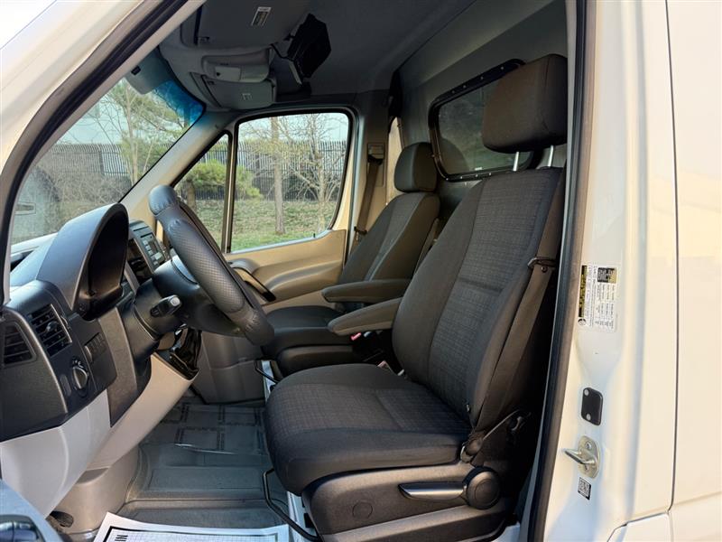 2017 Mercedes-Benz Sprinter WORKER Cargo Van Base - Photo 31