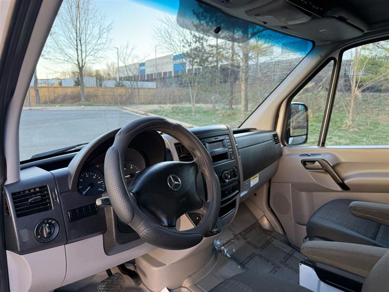 2017 Mercedes-Benz Sprinter WORKER Cargo Van Base - Photo 32