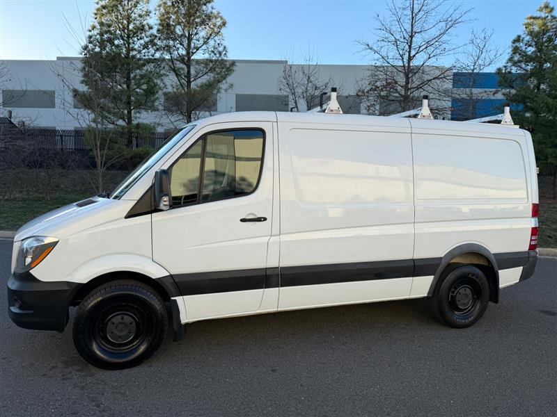 2017 Mercedes-Benz Sprinter WORKER Cargo Van Base - Photo 5