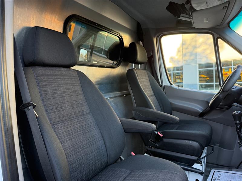 2017 Mercedes-Benz Sprinter WORKER Cargo Van Base - Photo 55