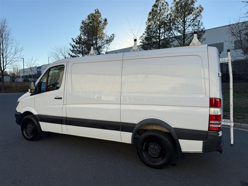 2017 Mercedes-Benz Sprinter WORKER Cargo Van Base - Photo 9