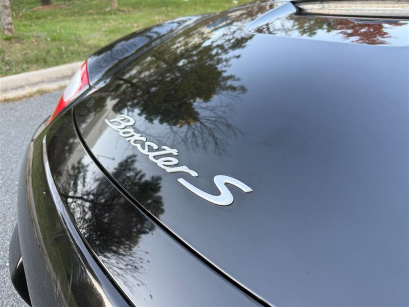 Vehicle photo 11