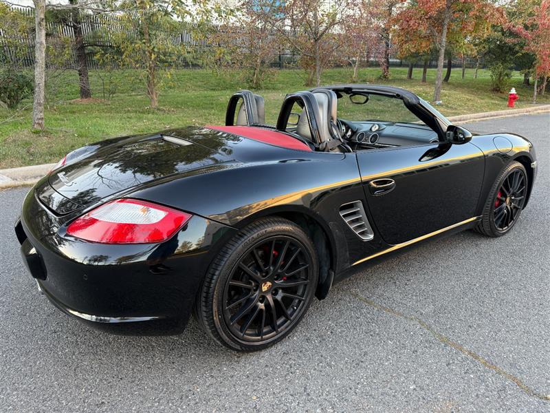 Vehicle photo 13