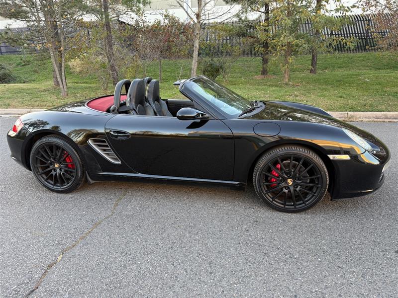 Vehicle photo 15