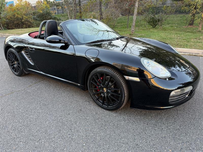 Vehicle photo 16