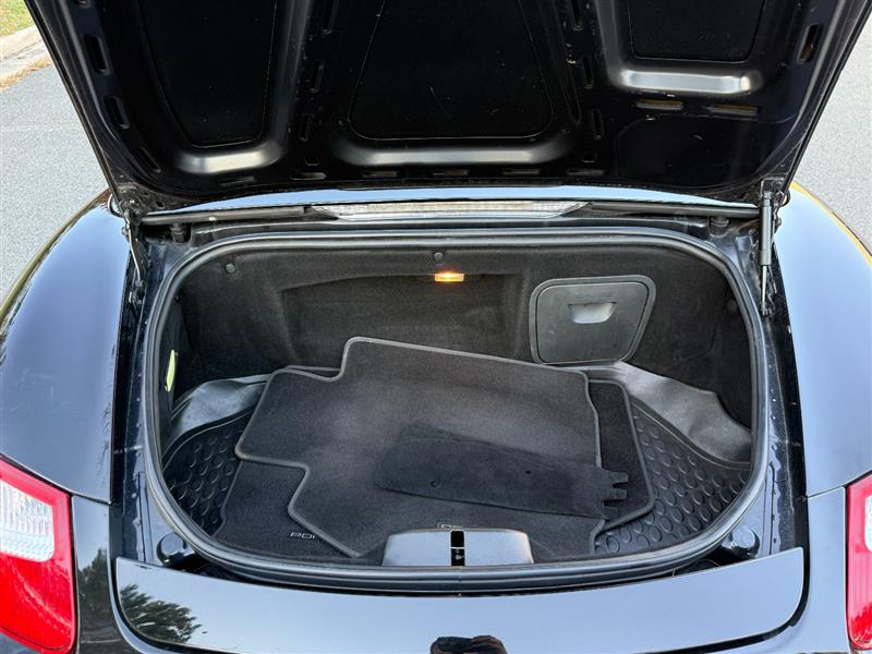 Vehicle photo 28