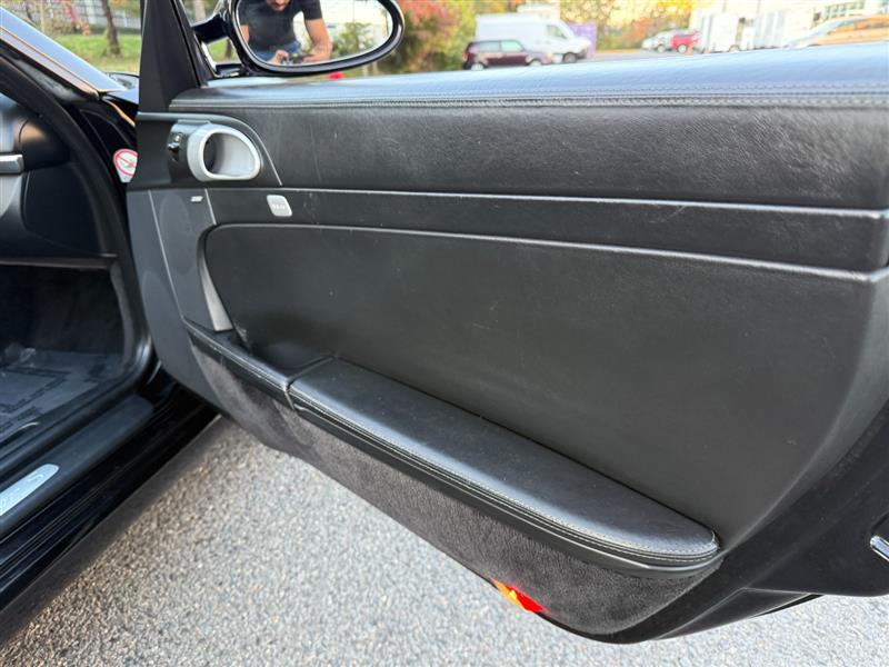 Vehicle photo 31